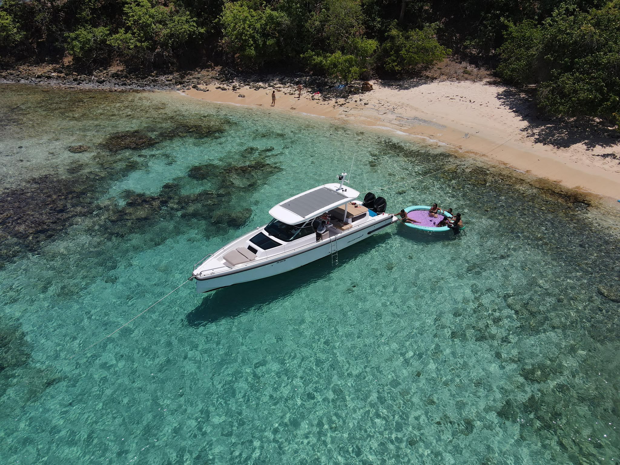 PR VIP boat by the island